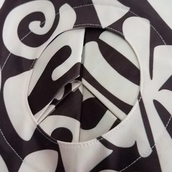 'Lisa Says Gah'    Size 6 tts. NEW WITH TAGS  Lyric Print  Beatles  70's Peace - Picture 8 of 15